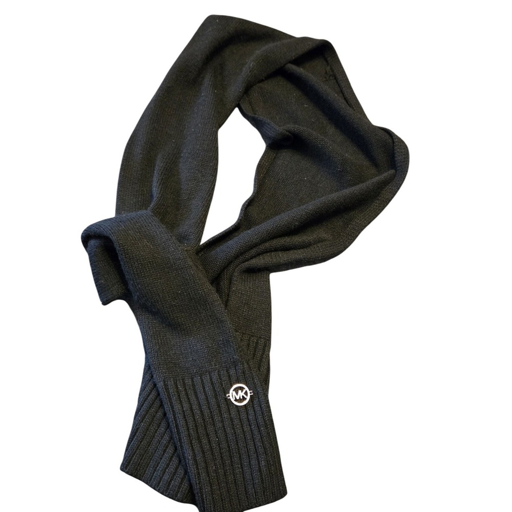Michael Kors Scarf Mens OS Black Ribbed Knit Silver Logo Medallion Designer Warm